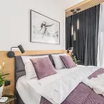 Lighthouse - Premium Porto Nadmorskie Tarasy Kołobrzeg