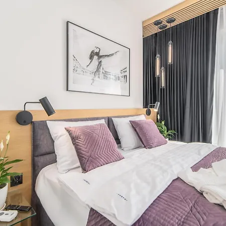 Lighthouse - Premium Porto Nadmorskie Tarasy Kołobrzeg